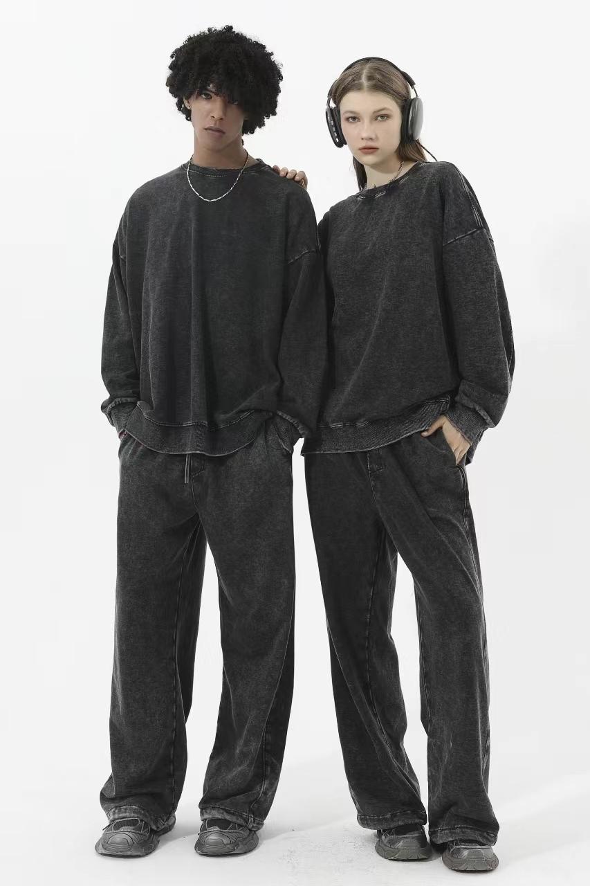 350GSM Snow Washed Crewneck Sweatshirt Midweight - Black - Model View