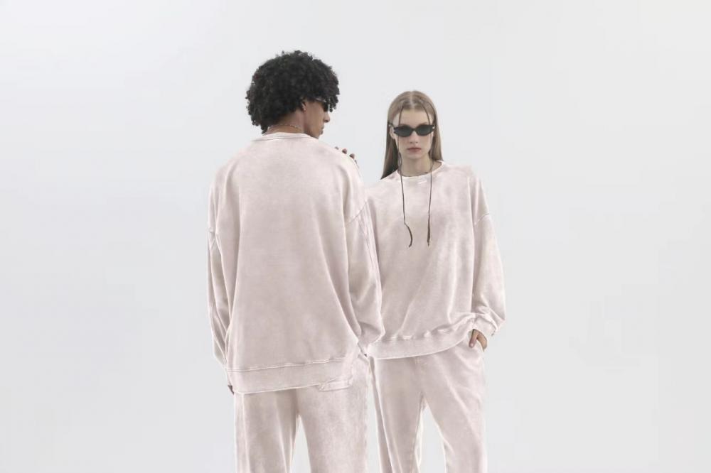 350GSM Snow Washed Crewneck Sweatshirt Midweight - White - Model View