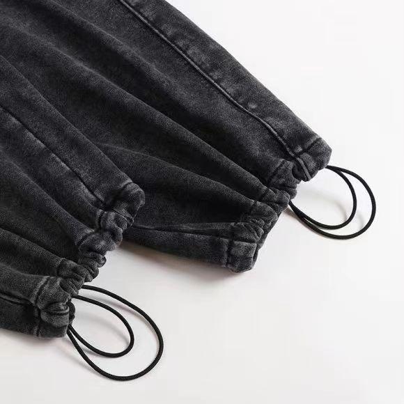 350GSM Heavyweight Snow Washed Straight-Leg Sweatpants - Black Fabric, Stitching and Construction - Detail View