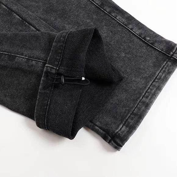 350GSM Heavyweight Snow Washed Straight-Leg Sweatpants - Black Fabric, Stitching and Construction - Detail View