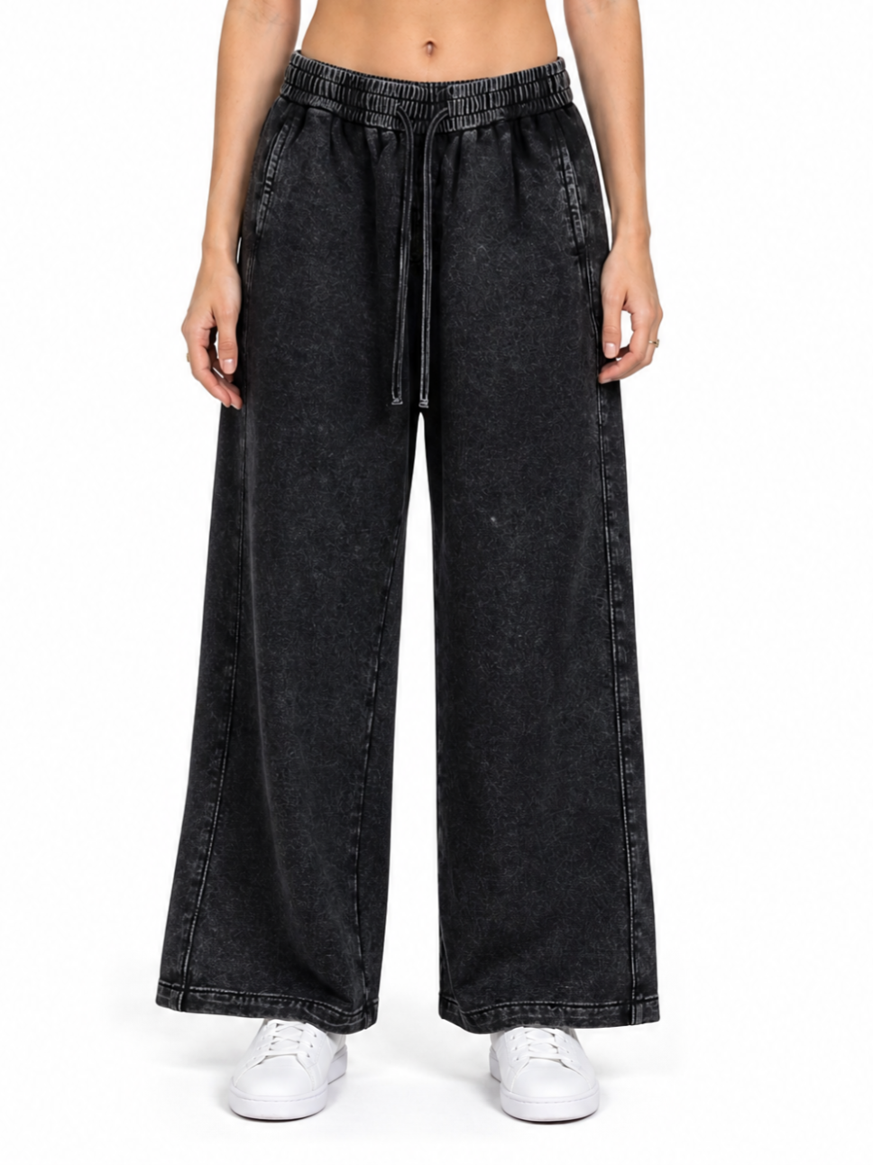 350GSM Heavyweight Snow Washed Straight-Leg Sweatpants - Black - Model View