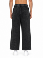 350GSM Heavyweight Snow Washed Straight-Leg Sweatpants - Black - Model View