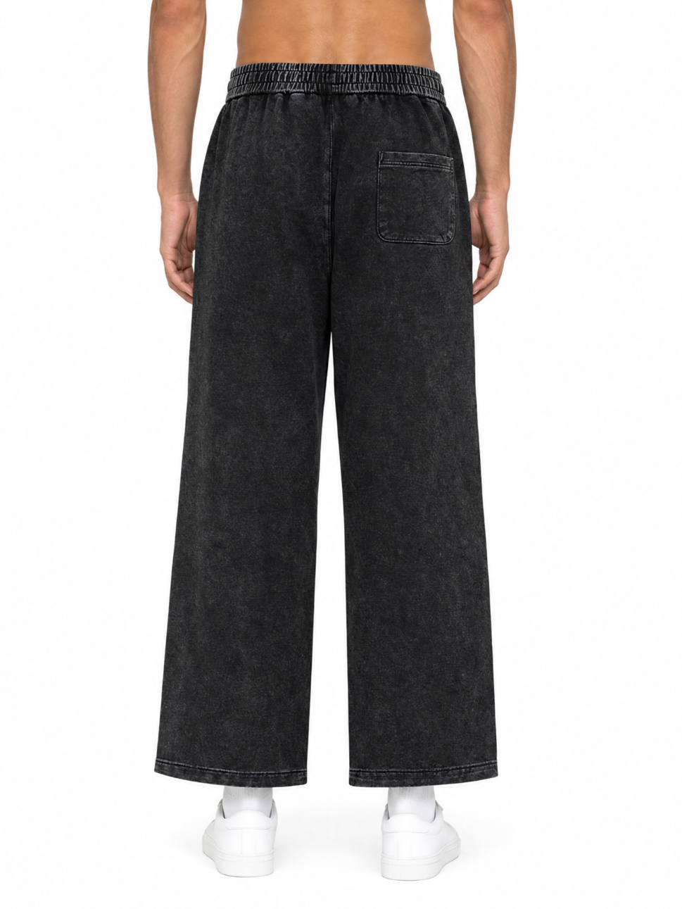 350GSM Heavyweight Snow Washed Straight-Leg Sweatpants - Black - Model View