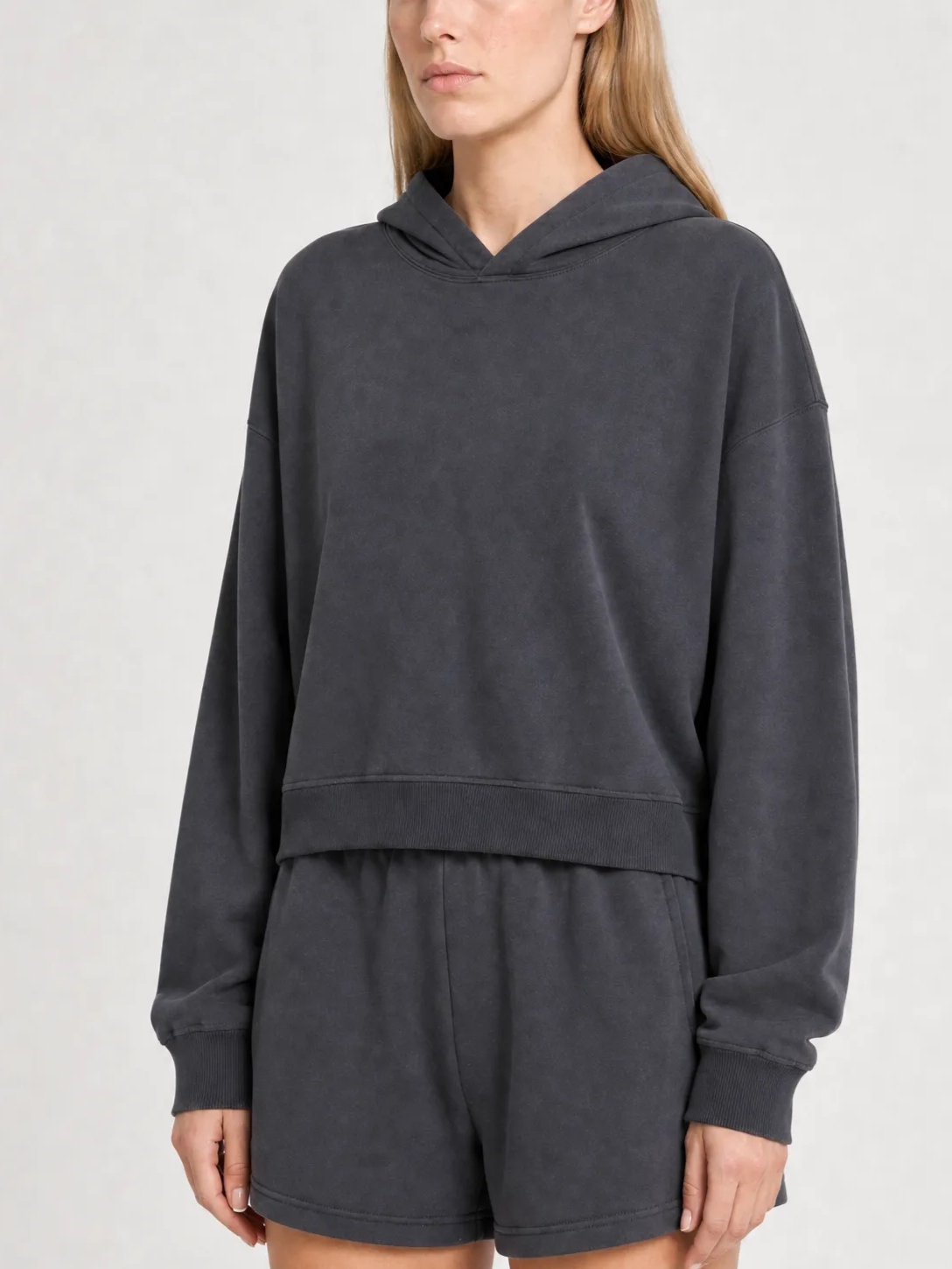 400GSM Women Snow Washed Drop shoulder Cropped Pullover Hoodie - Dark Gray - Model View