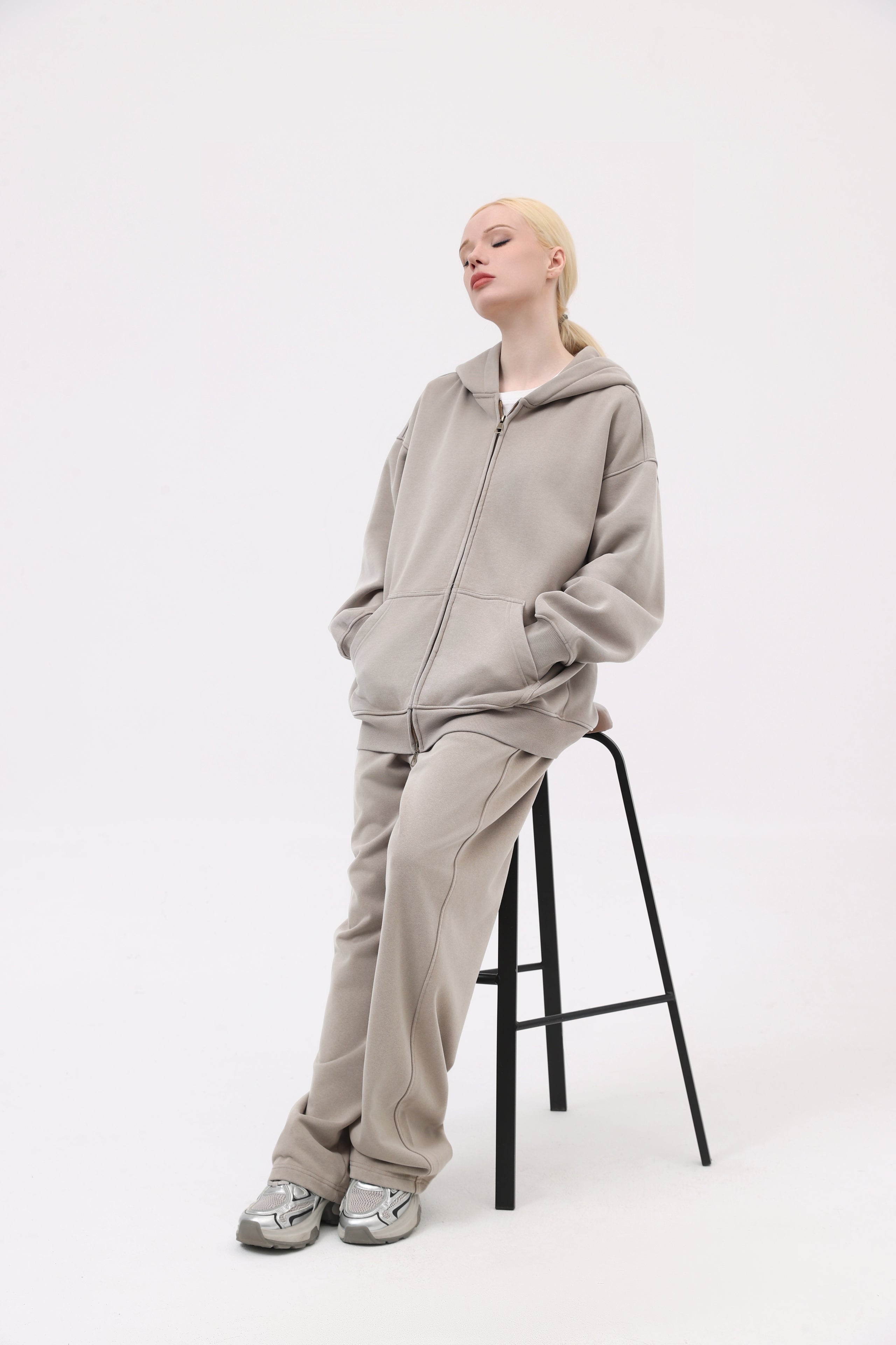 380GSM Zip Up Fleece Snow Washed Hoodie - Light Gray - Model View