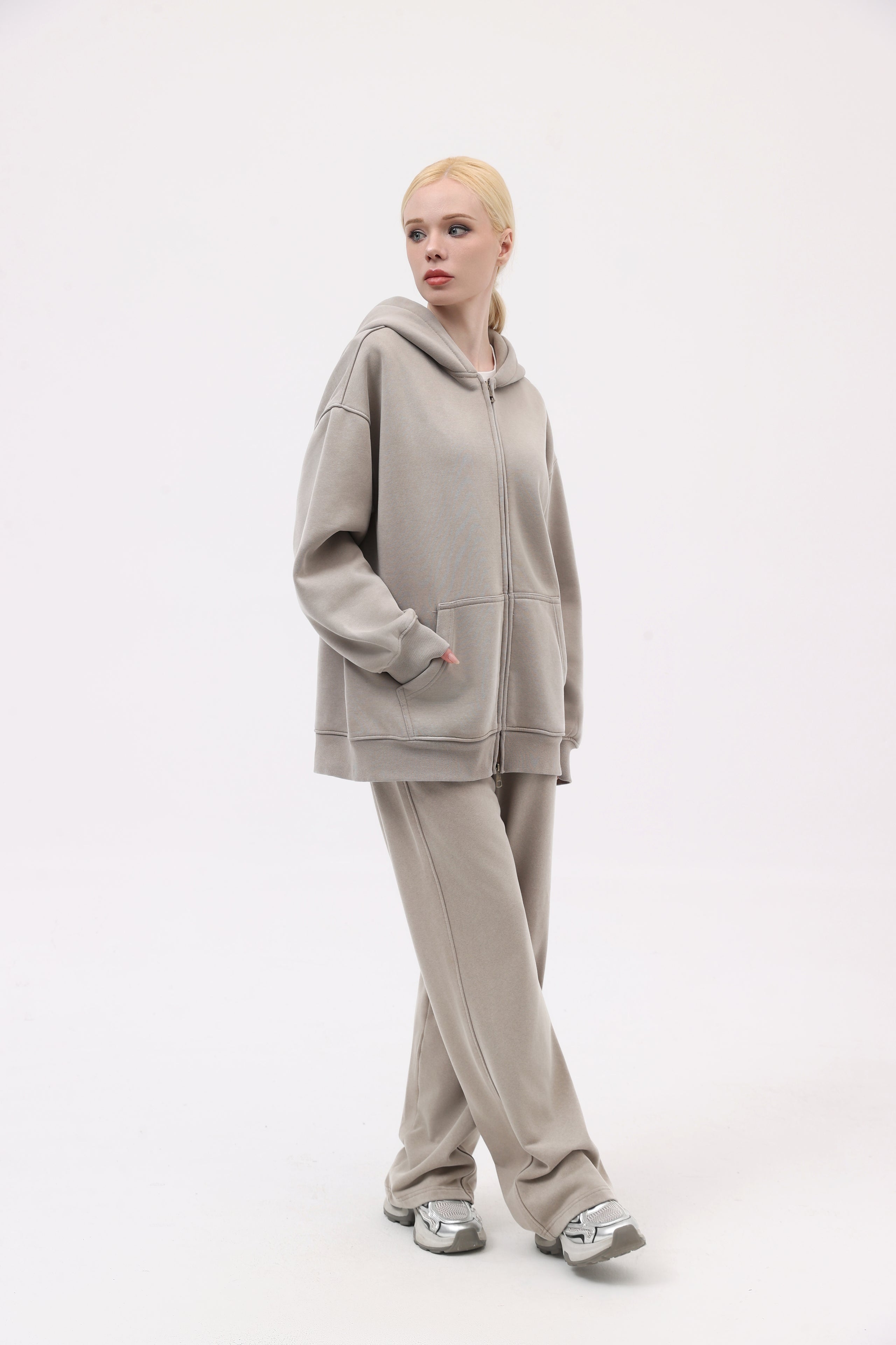 380GSM Zip Up Fleece Snow Washed Hoodie - Light Gray - Model View